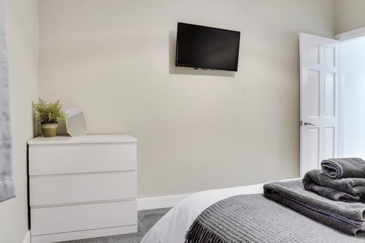 Birkenhead - 2 Bedroom House Экстерьер фото